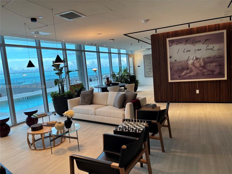 56th-Floor Rooftop Lounge 56th-Floor Rooftop Lounge