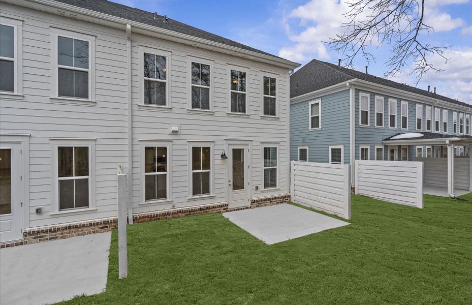 Exterior details and patio area of a home in Alston Park, Greenville (Image 20).