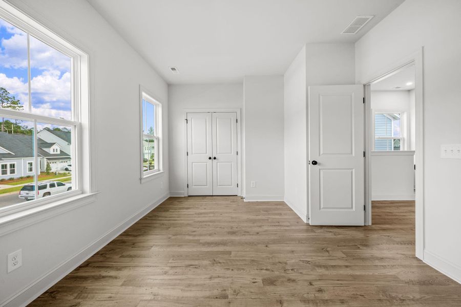 Spacious, unfurnished interior of a new home in , Summerville (Image 22).