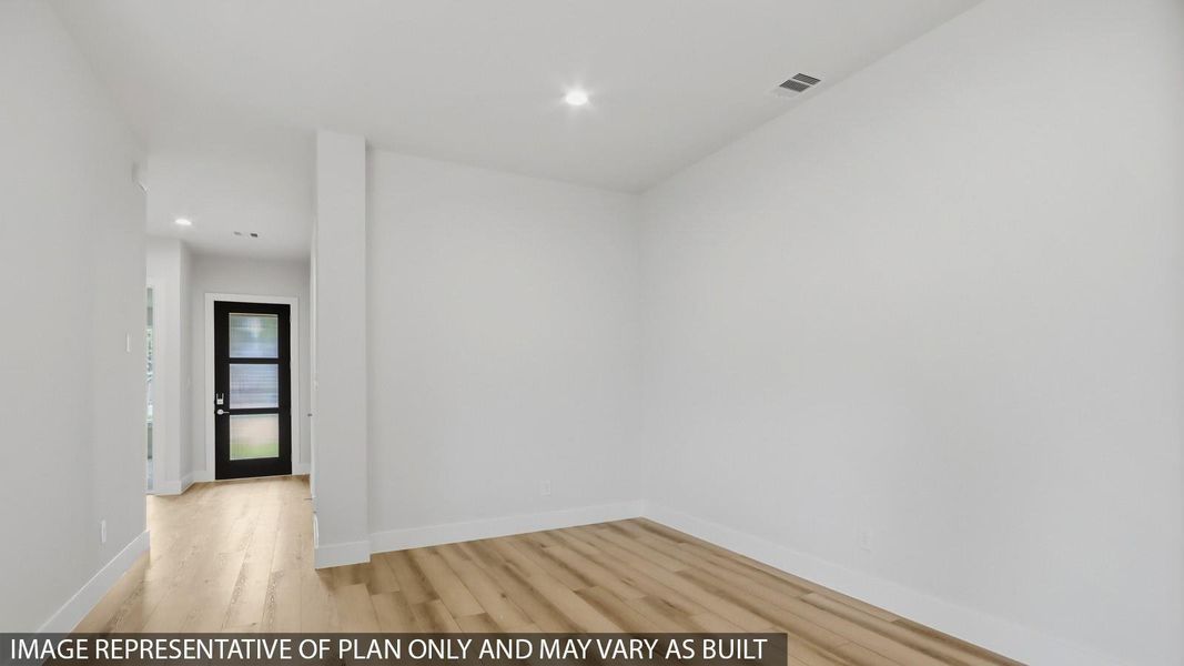 Spacious, unfurnished interior of a new home in Hills of Westlake, Conroe (Image 8).