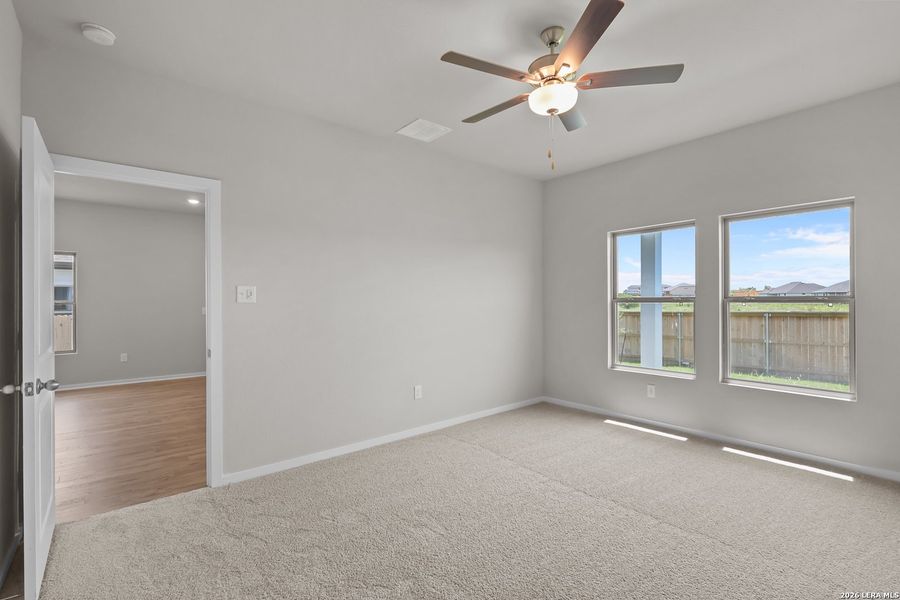 Spacious, unfurnished interior of a new home in The Parklands, Schertz (Image 26).