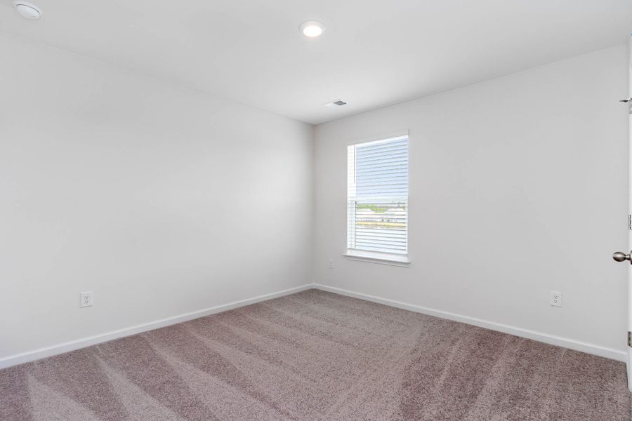 Representative unfurnished interior of a home built from the HAYDEN by D.R. Horton in South Haven, Camden (Image 28).