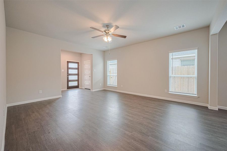 Spacious, unfurnished interior of a new home in Woodland Lakes, Huffman (Image 27). Spacious, unfurnished interior of a new home in Woodland Lakes, Huffman (Image 27).