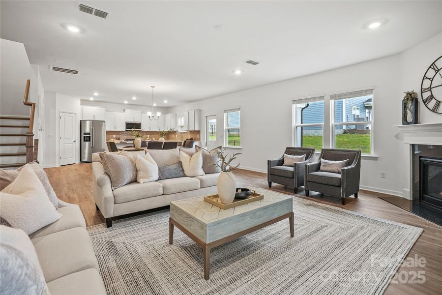 Digital Image Similar