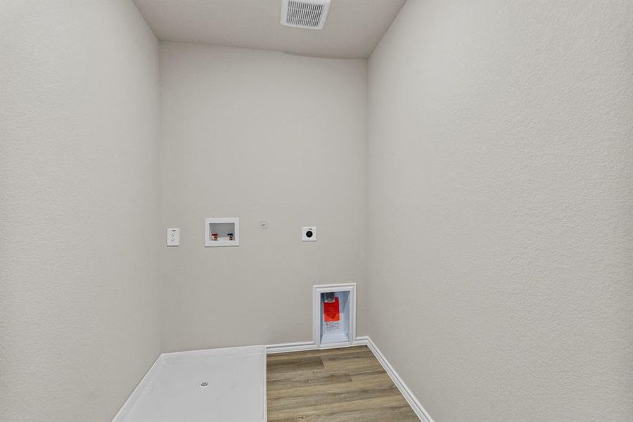 Spacious, unfurnished interior of a new home in , Fort Worth (Image 30).