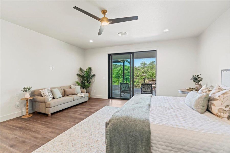 Furnished interior view inside a new home in , Wimberley (Image 6).