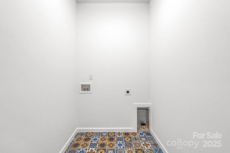 Spacious, unfurnished interior of a new home in , Shelby (Image 30).