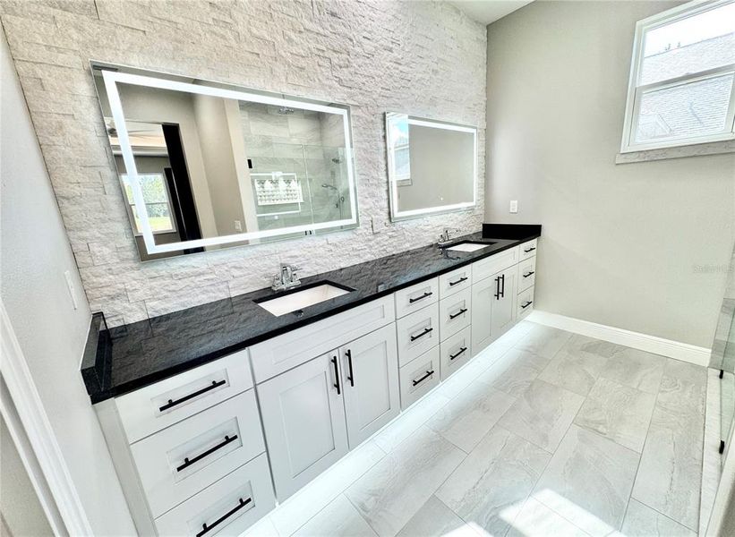 Furnished interior view inside a new home in Juliette Falls, Dunnellon (Image 7).