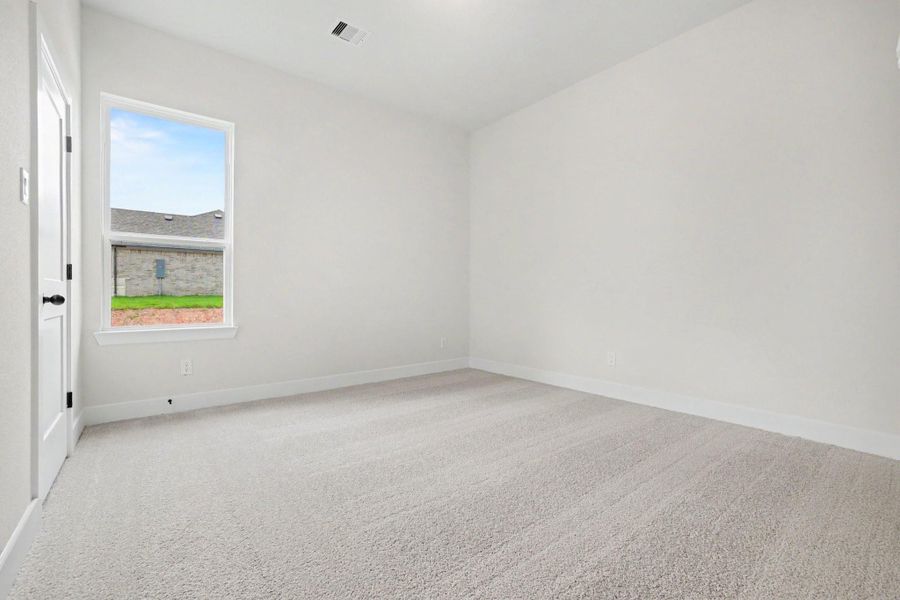 Spacious, unfurnished interior of a new home in Rose Hill Estates, Willis (Image 31).