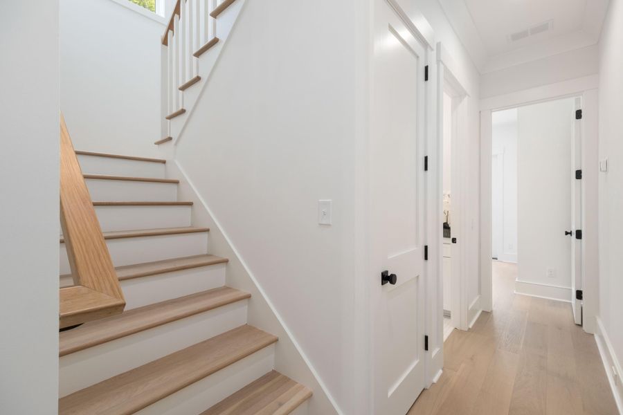 Spacious, unfurnished interior of a new home in , Edisto Island (Image 27).