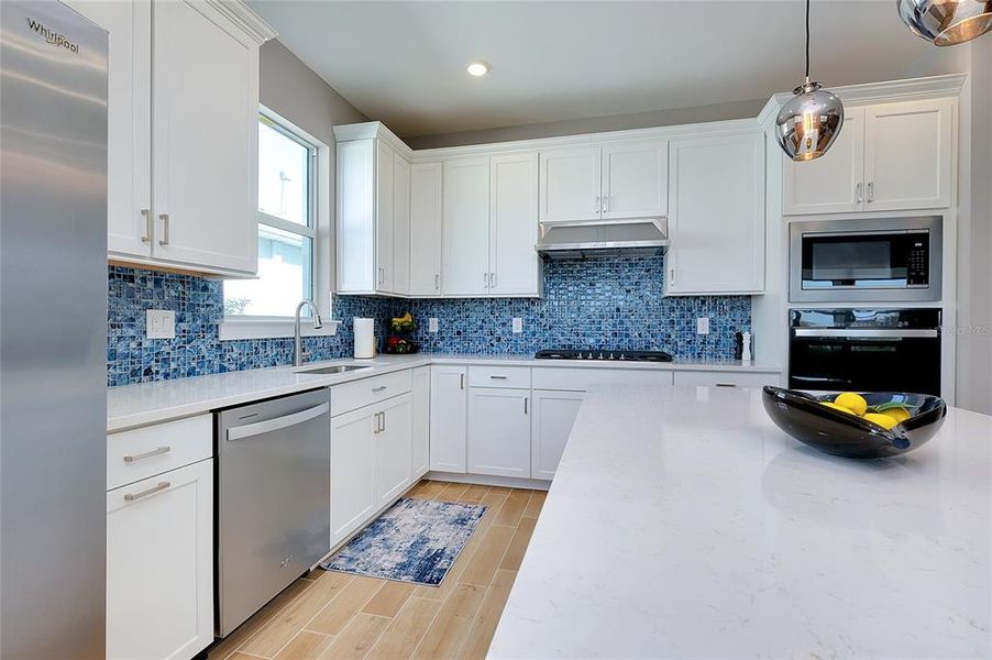 Furnished interior view inside a new home in , Englewood (Image 41).