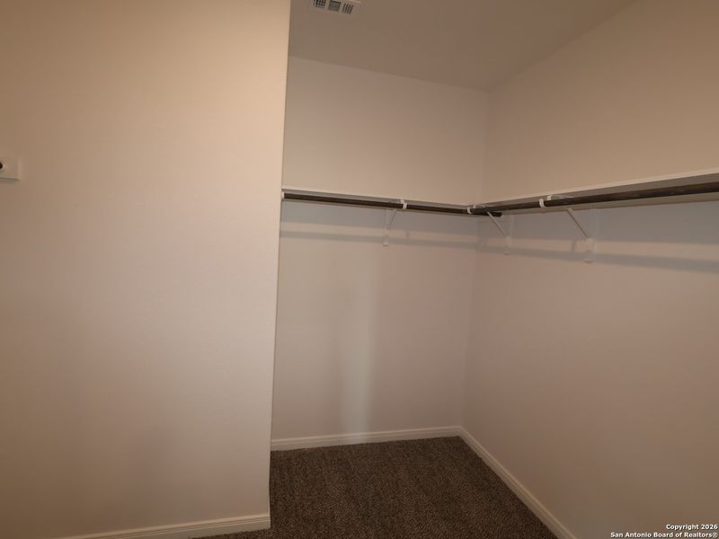 Spacious, unfurnished interior of a new home in Park Place, New Braunfels (Image 12).