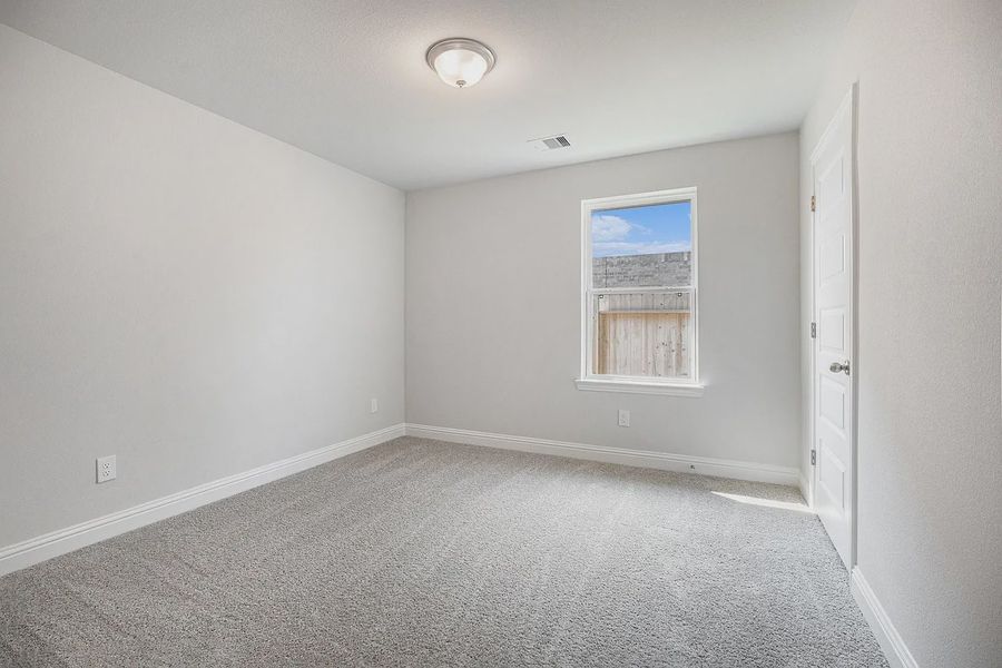 Spacious, unfurnished interior of a new home in Kiber Reserve, Angleton (Image 15).