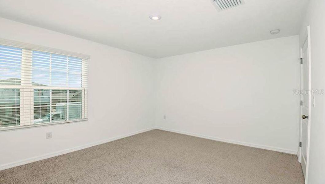 Spacious, unfurnished interior of a new home in Palm Wind, Hudson (Image 16).