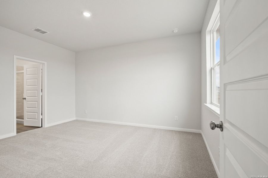 Spacious, unfurnished interior of a new home in Abbott Place, St. Hedwig (Image 23).