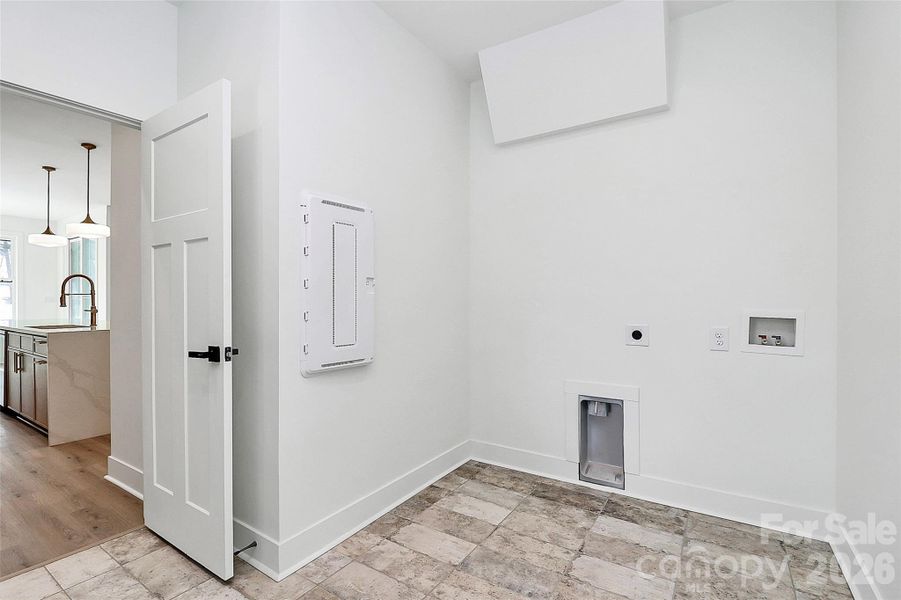 Spacious, unfurnished interior of a new home in , Mooresville (Image 28).
