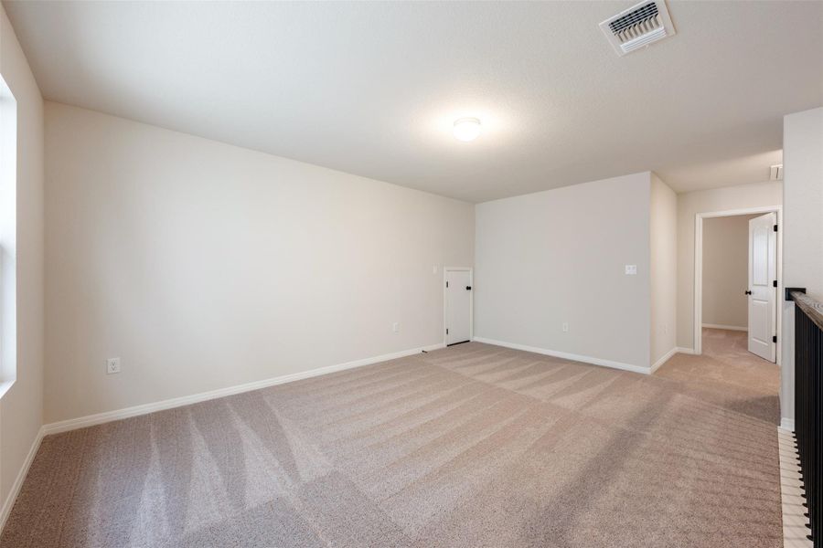 Spacious, unfurnished interior of a new home in Rolling Glen, Hutto (Image 15). Spacious, unfurnished interior of a new home in Rolling Glen, Hutto (Image 15).