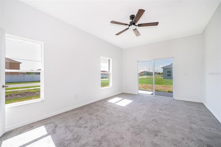 Spacious, unfurnished interior of a new home in , Kissimmee (Image 21).