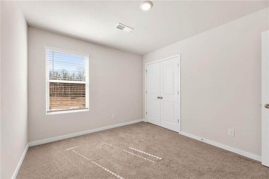 Spacious, unfurnished interior of a new home in Sherwood Square, Flowery Branch (Image 20).