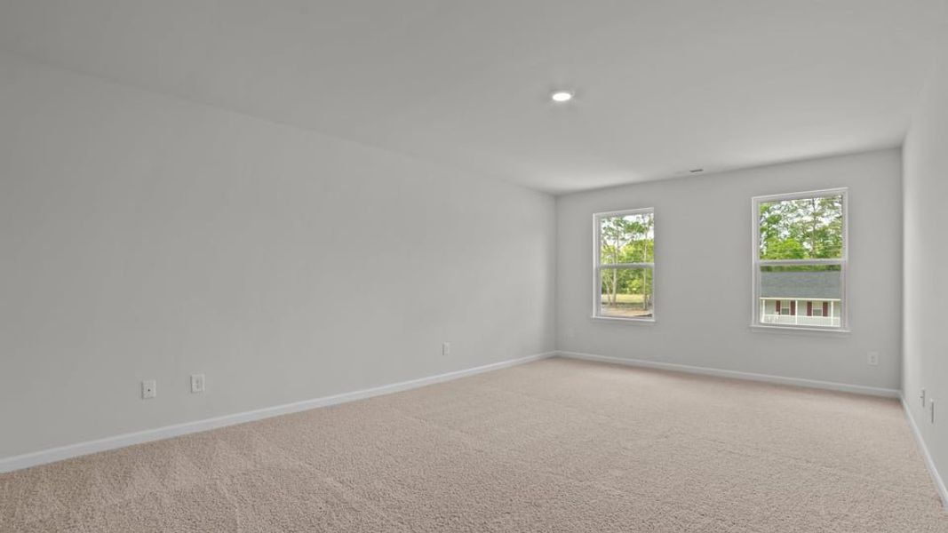 Spacious, unfurnished interior of a new home in Blair Ridge, La Grange (Image 25).