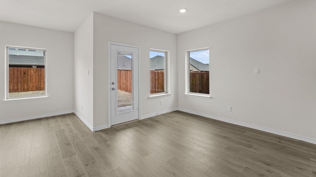 Spacious, unfurnished interior of a new home in Elevon, Lavon (Image 17).