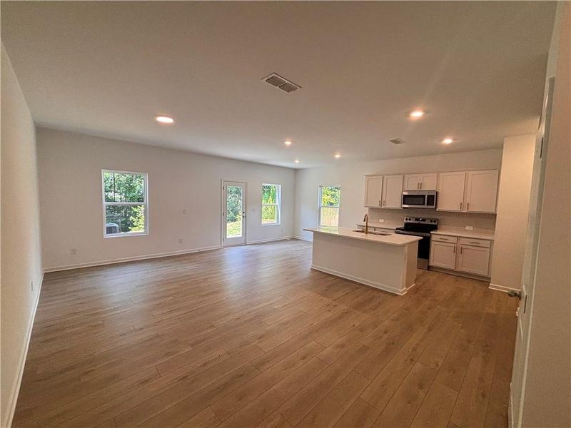 Spacious, unfurnished interior of a new home in Leydenview, Mableton (Image 23).