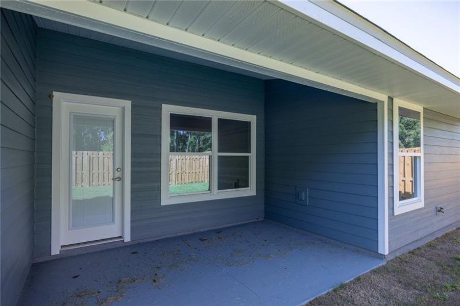 Exterior details and patio area of a home in Country Way South, Newberry (Image 4).