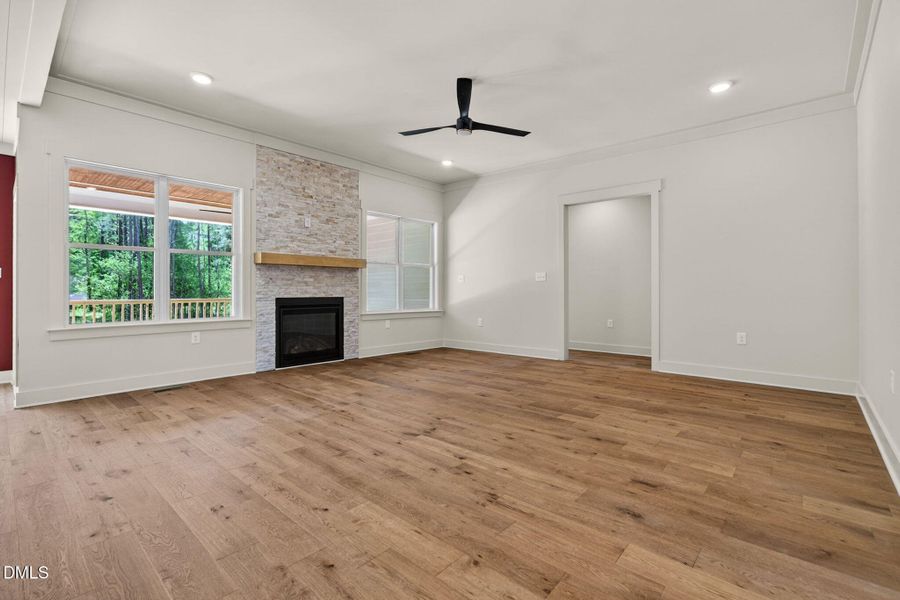 30-web-or-mls-12601 Burgess -30