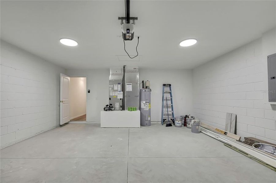 Furnished interior view inside a new home in , Crystal River (Image 13).