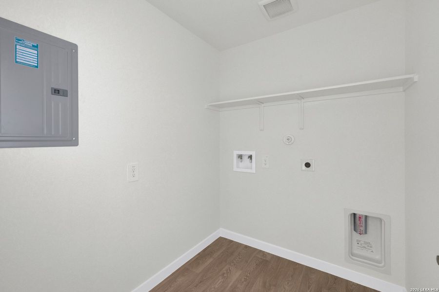 Spacious, unfurnished interior of a new home in Mayfair, New Braunfels (Image 15). Spacious, unfurnished interior of a new home in Mayfair, New Braunfels (Image 15).