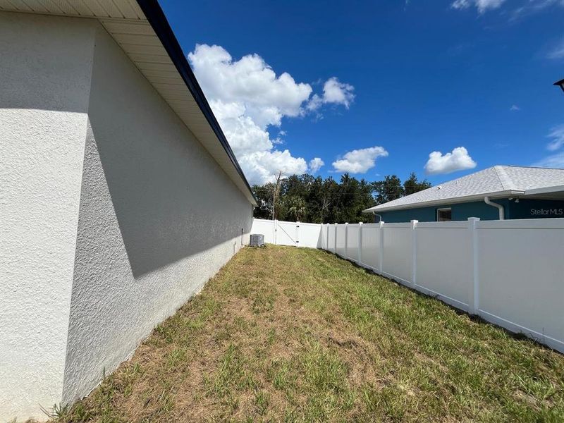 Exterior details and patio area of a home in , Ocala (Image 2).