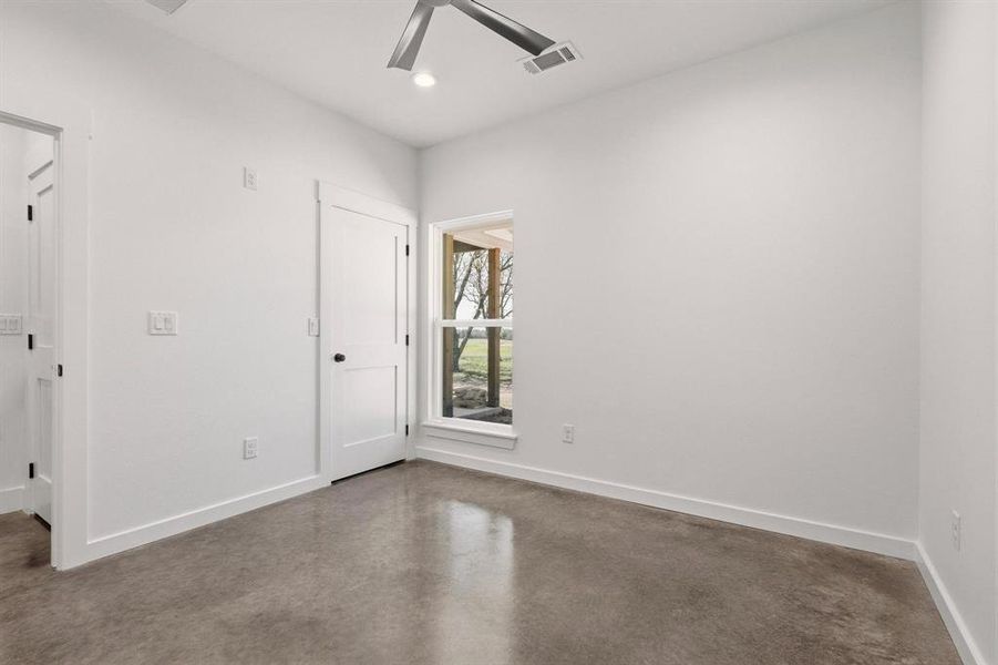 Spacious, unfurnished interior of a new home in , Windom (Image 24).