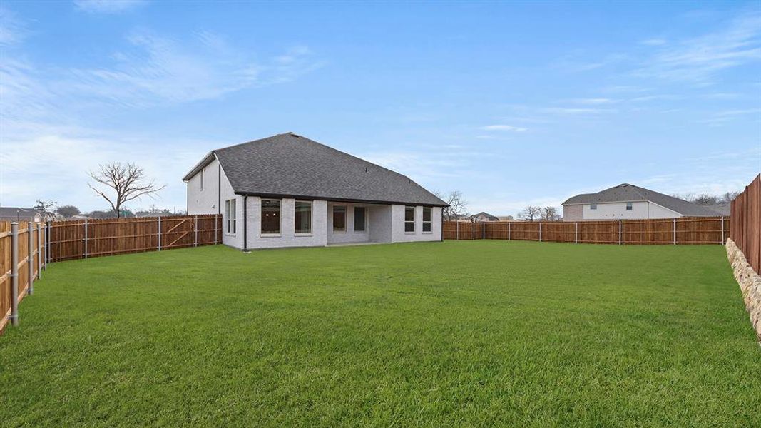 27. 1424 Elle - Back (2)