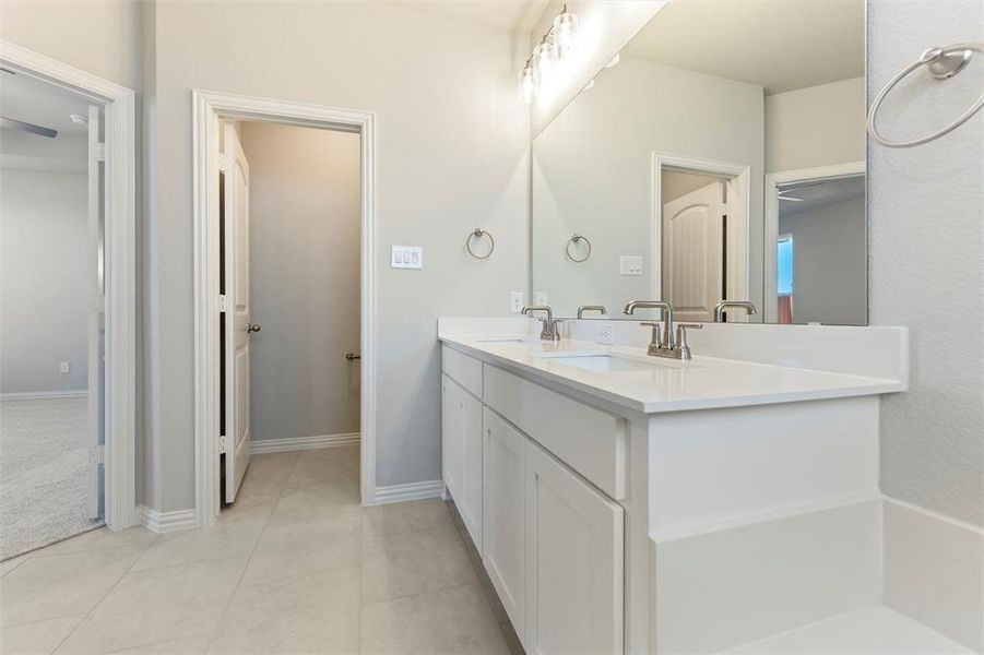 Furnished interior view inside a new home in Morningstar, Aledo (Image 7).