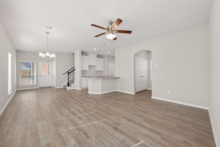 Spacious, unfurnished interior of a new home in Woodland Lakes, Houston (Image 15).