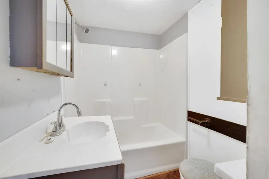 Image 24 of a home in . Image 24 of a home in .