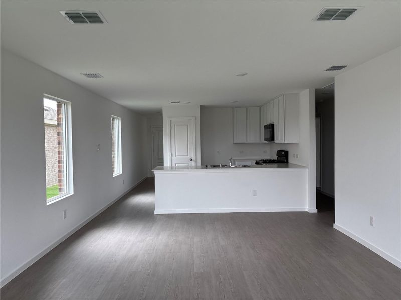 Spacious, unfurnished interior of a new home in Esperanza, Richmond (Image 12). Spacious, unfurnished interior of a new home in Esperanza, Richmond (Image 12).