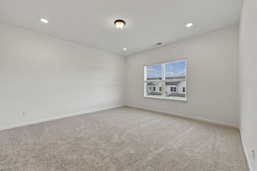 Spacious, unfurnished interior of a new home in Wilson Meadows, Clarksville (Image 22).