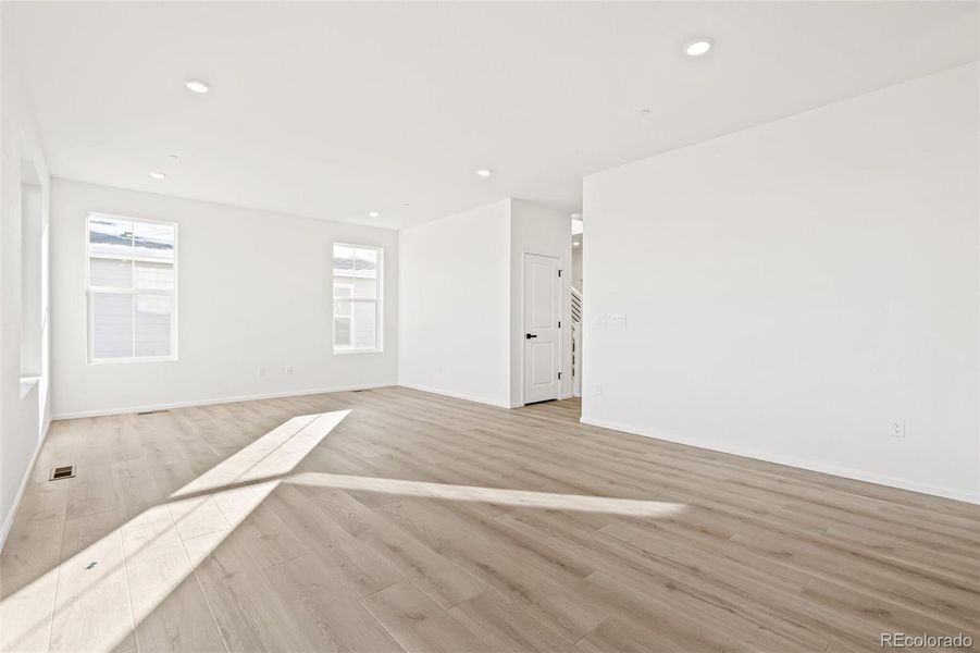 Spacious, unfurnished interior of a new home in The Nest Classic at Canyon Creek, Erie (Image 24).