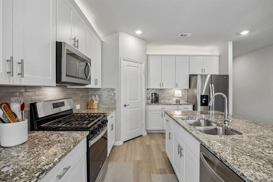 Furnished interior view inside a new home in Cibolo Hills, Fort Worth (Image 9).