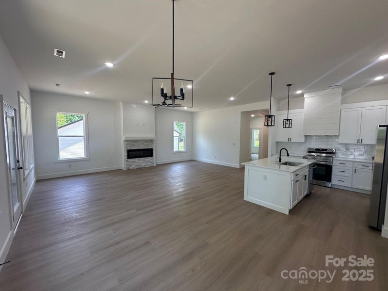 Spacious, unfurnished interior of a new home in , Spartanburg (Image 15). Spacious, unfurnished interior of a new home in , Spartanburg (Image 15).