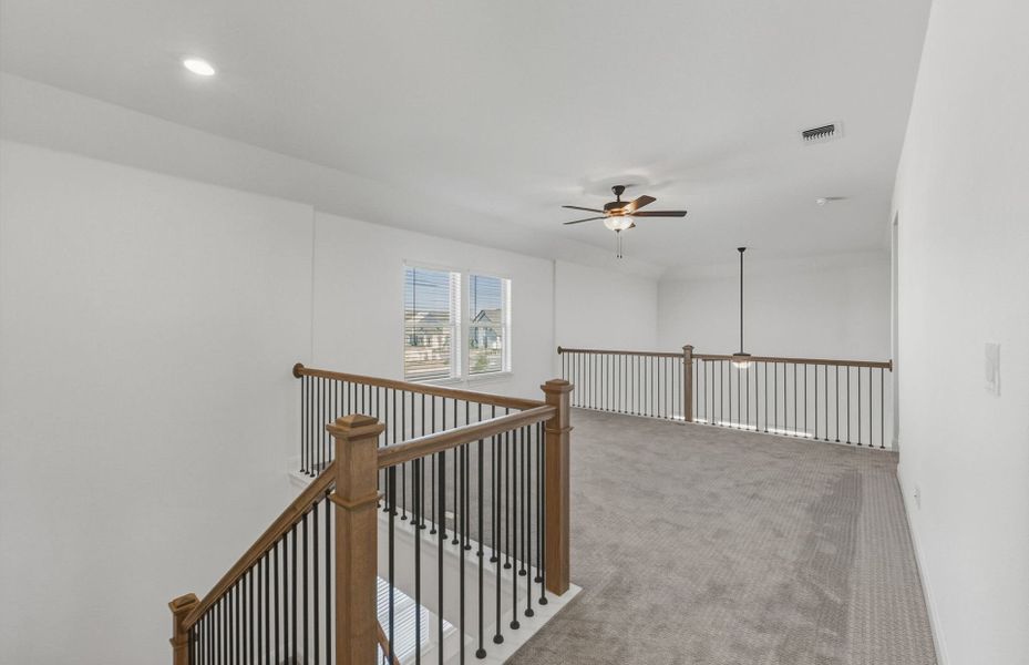 Spacious, unfurnished interior of a new home in Santa Rita Ranch, Liberty Hill (Image 31).