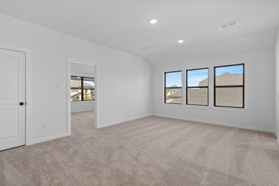 Spacious, unfurnished interior of a new home in Harvest Green - Final Opportunities, Richmond (Image 10).