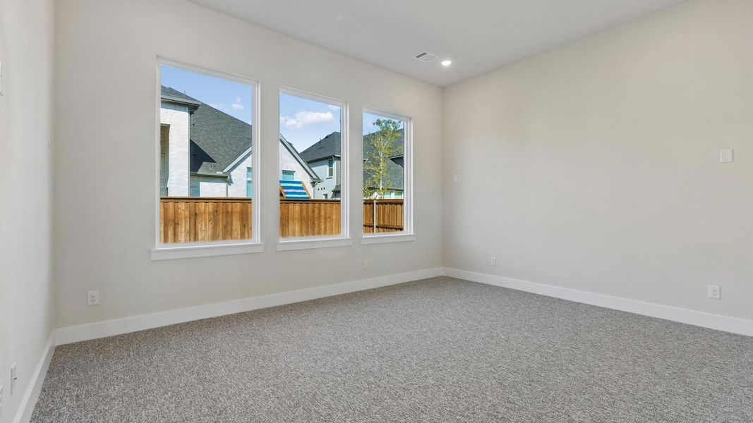 Spacious, unfurnished interior of a new home in Prosper Ridge, Prosper (Image 23).
