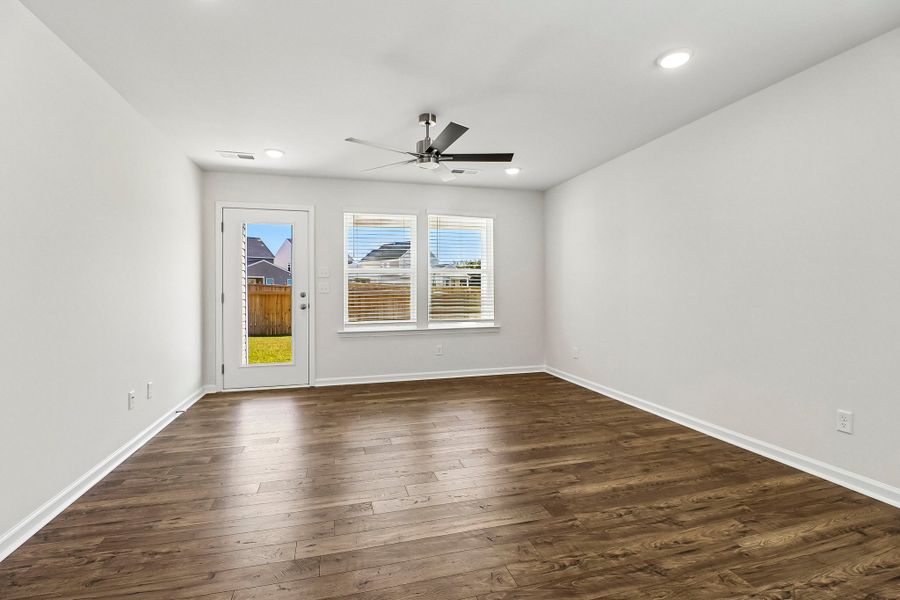 Spacious, unfurnished interior of a new home in Victorywoods Village, Columbia (Image 16).