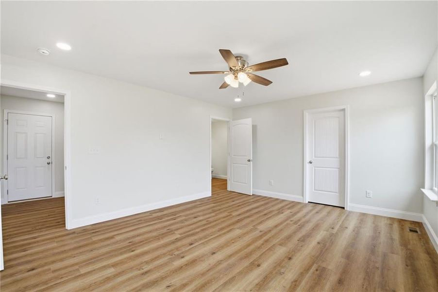 Spacious, unfurnished interior of a new home in , Eton (Image 36).