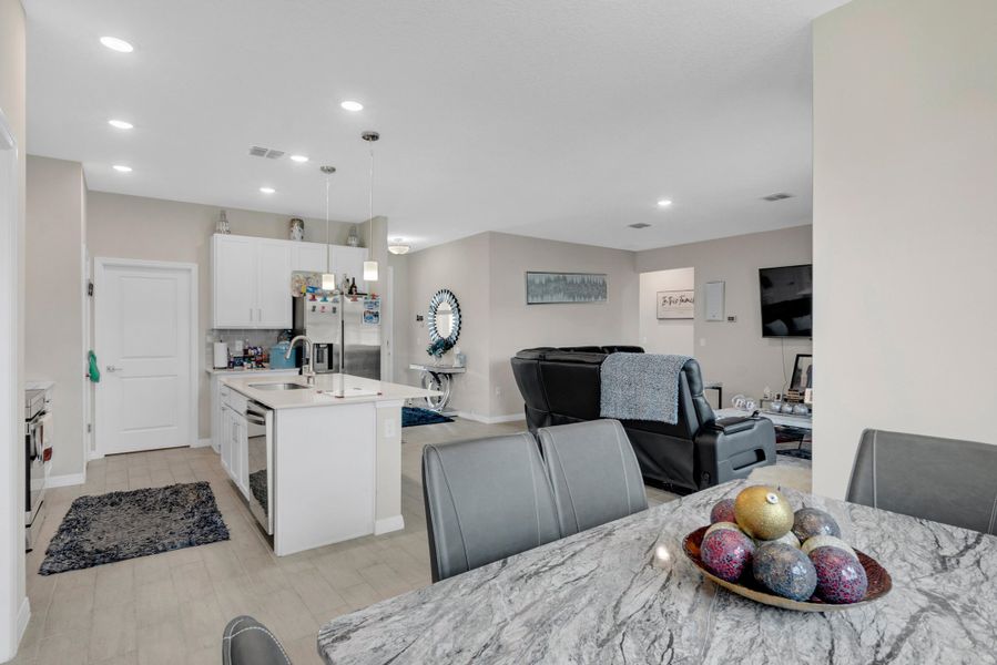 544 Higgs Ave NW-18