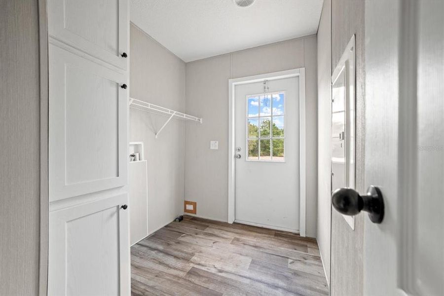 Spacious, unfurnished interior of a new home in , Okeechobee (Image 21).