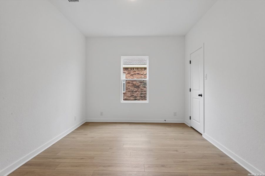 Spacious, unfurnished interior of a new home in Saddlebrook Ranch, Schertz (Image 13).