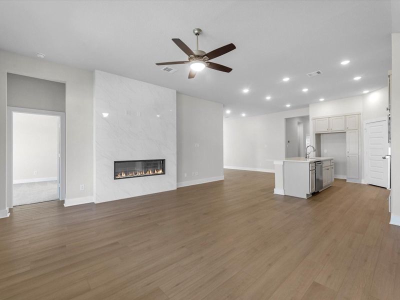 Spacious, unfurnished interior of a new home in Garden Glen at Clopton Farms, Montgomery (Image 13).